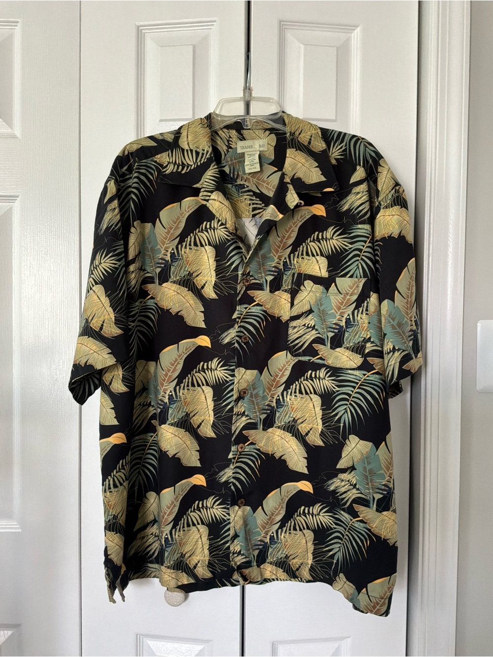 VTG Hawaiian Aloha Camp Shirt “Trader Bay” Black Cotton Mix Green Ferns Mens XXL